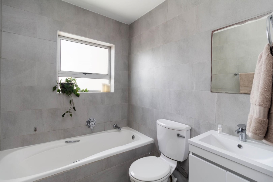 2 Bedroom Property for Sale in Beachfront Western Cape